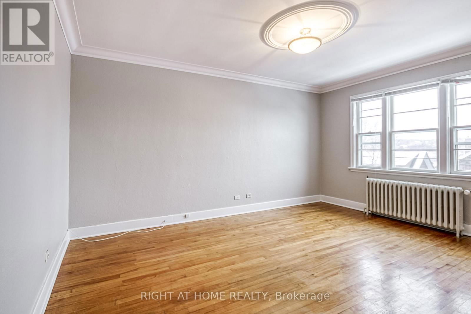105 RIVERSIDE DRIVE Image 17