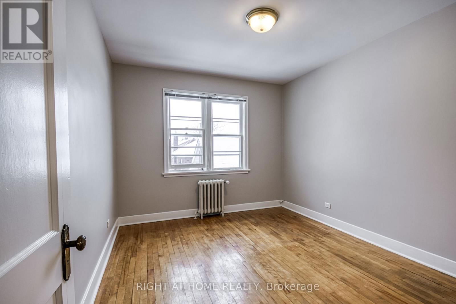 105 RIVERSIDE DRIVE Image 22