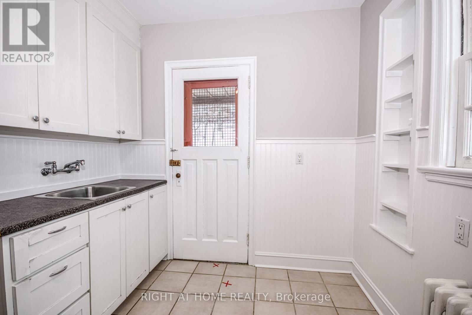 105 RIVERSIDE DRIVE Image 27