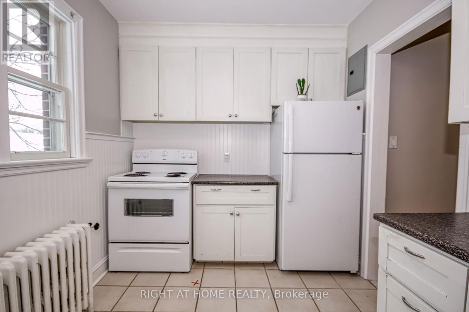 105 RIVERSIDE DRIVE Image 28