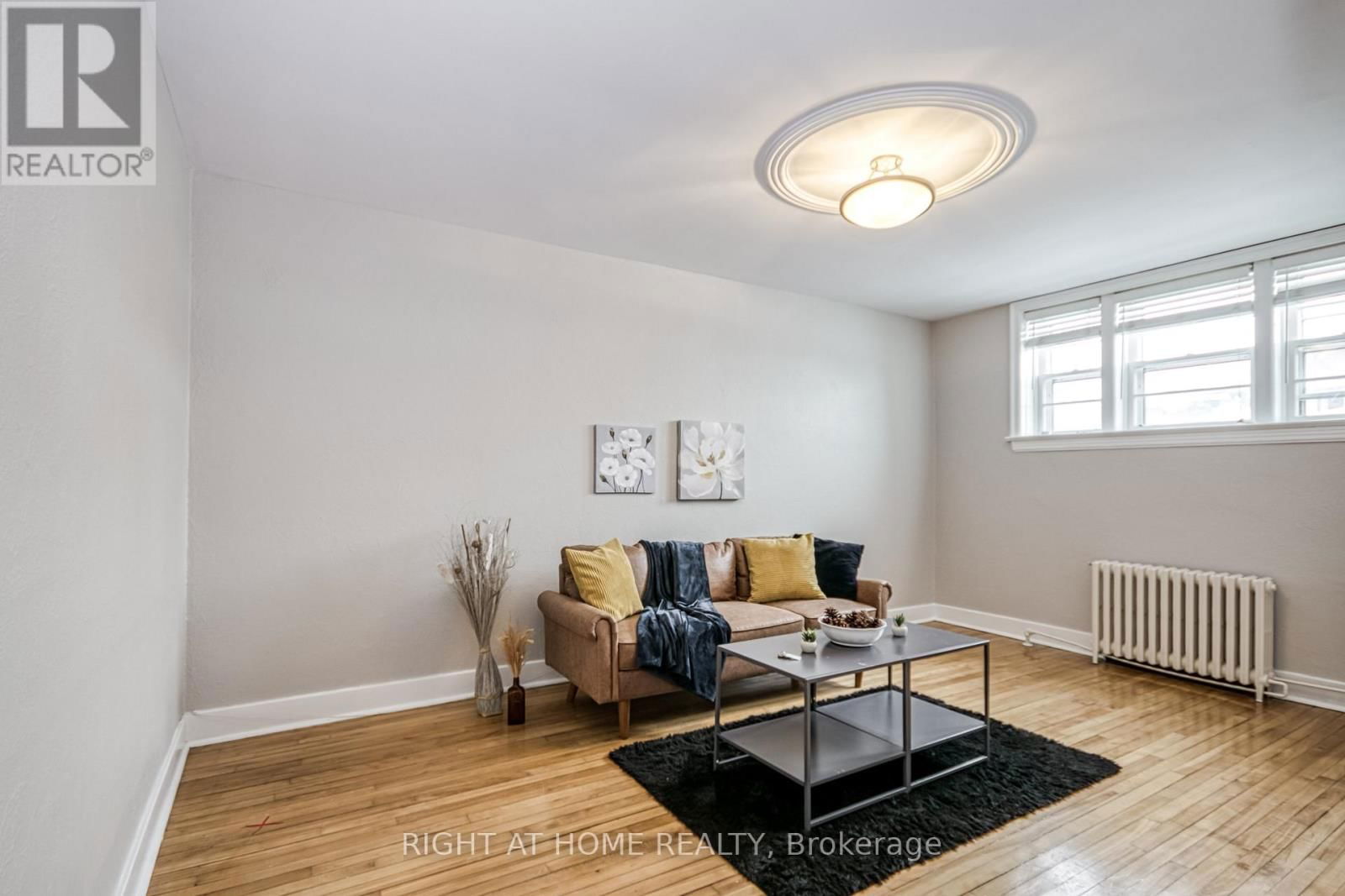 105 RIVERSIDE DRIVE Image 29