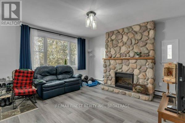 789 PORTSMOUTH AVENUE Image 15