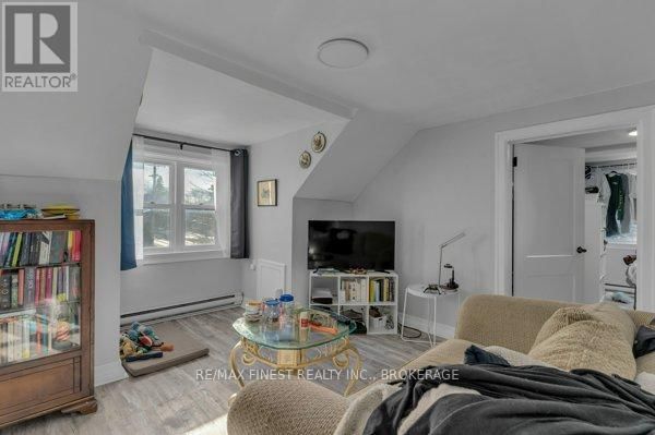 789 PORTSMOUTH AVENUE Image 18