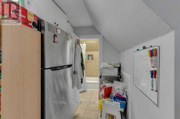 789 PORTSMOUTH AVENUE Image 26