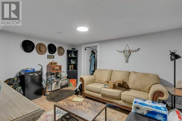 789 PORTSMOUTH AVENUE Image 33