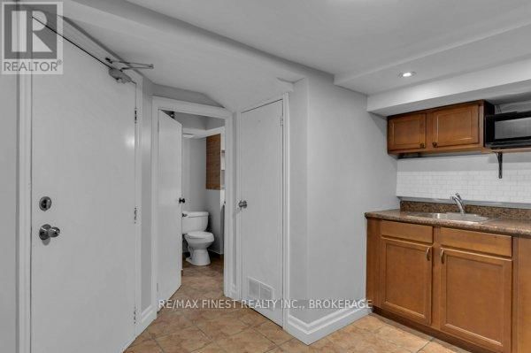 789 PORTSMOUTH AVENUE Image 40