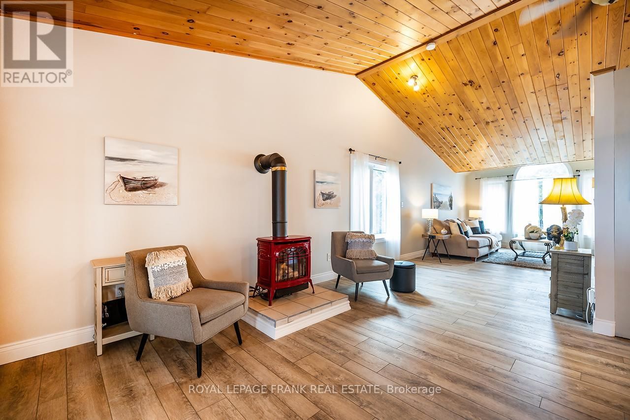 25 SHELLEY DRIVE Image 16