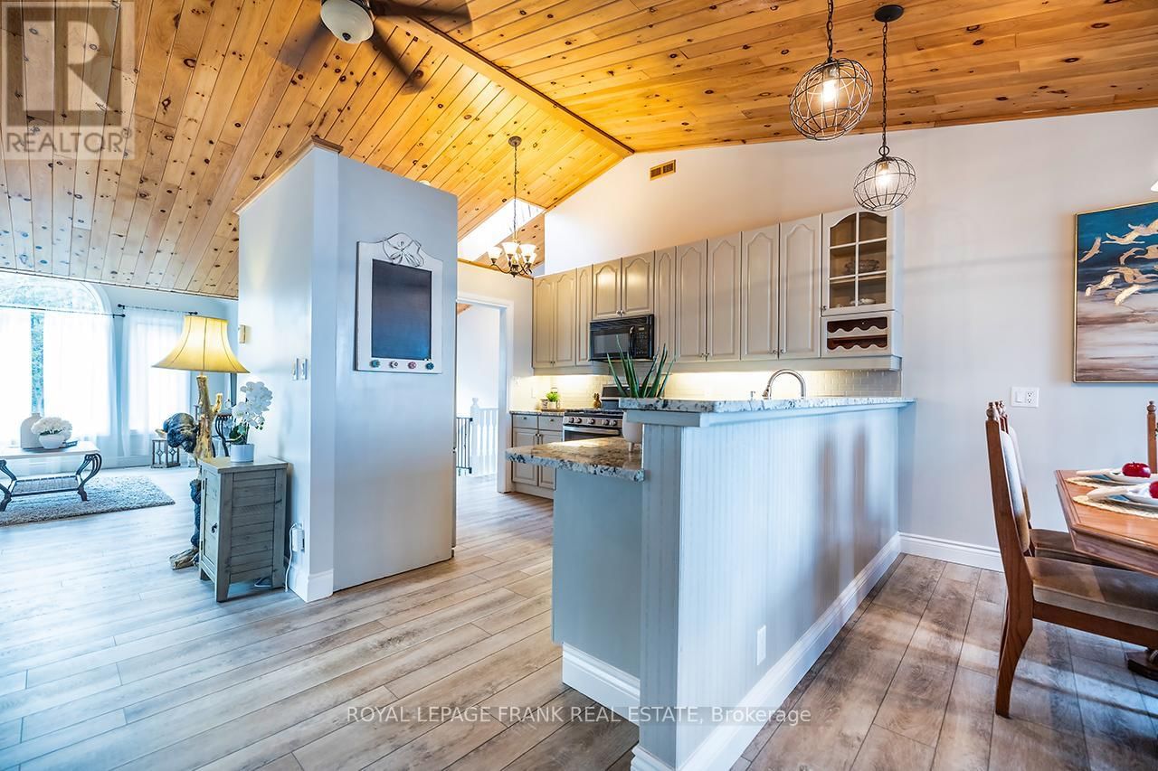 25 SHELLEY DRIVE Image 17