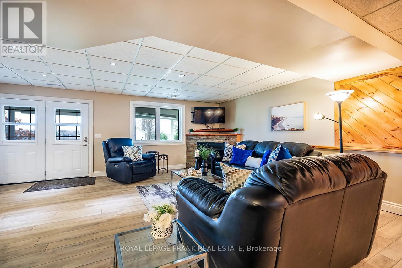25 SHELLEY DRIVE Image 32
