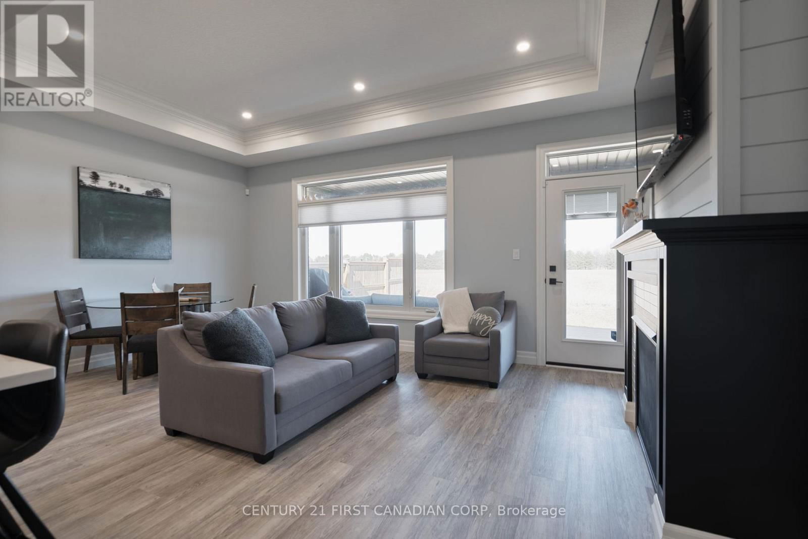 19 - 159 COLLINS WAY Image 20