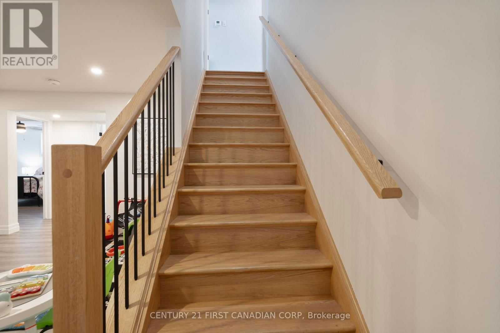 19 - 159 COLLINS WAY Image 22