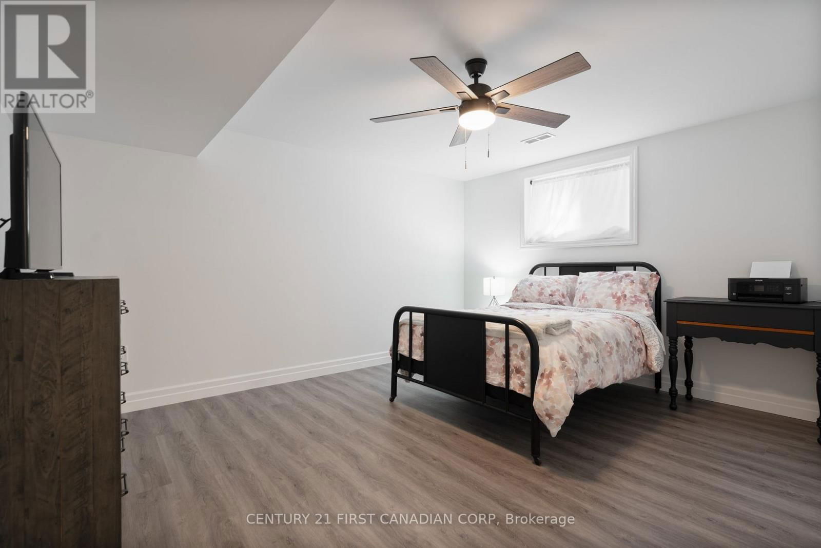19 - 159 COLLINS WAY Image 26