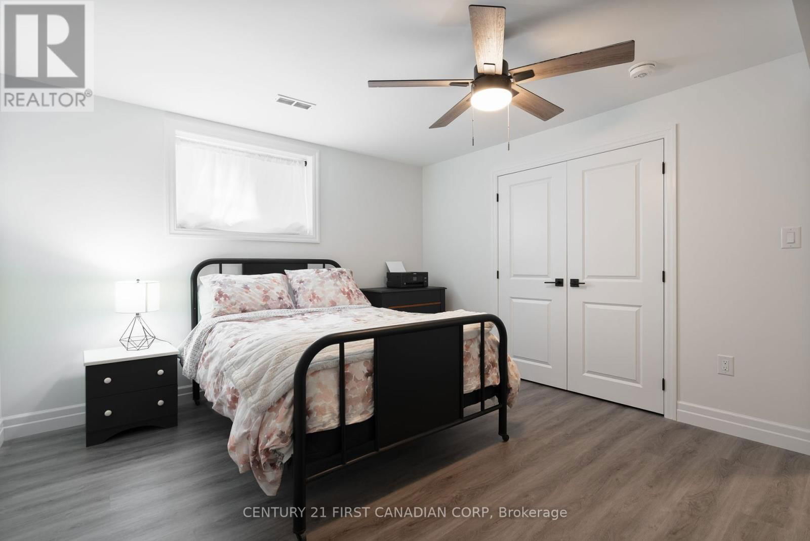 19 - 159 COLLINS WAY Image 27