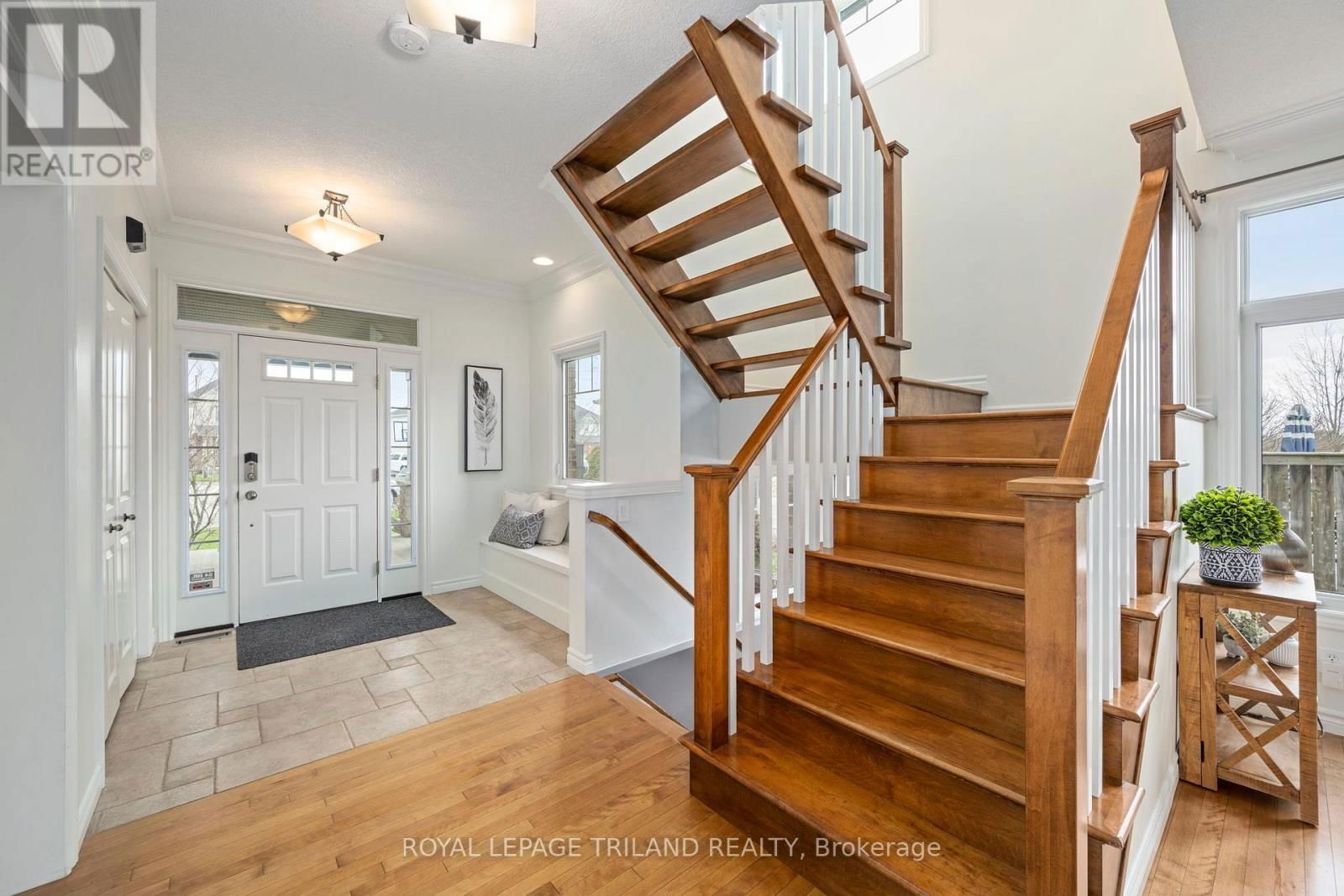 19 CHAMBERLAIN COURT Image 6