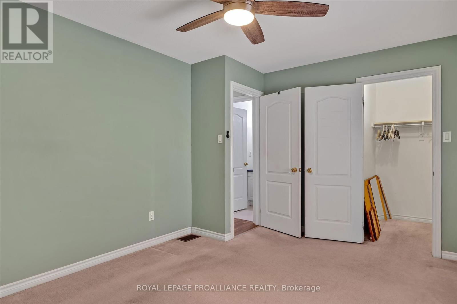 1002 BAKER STREET Image 18