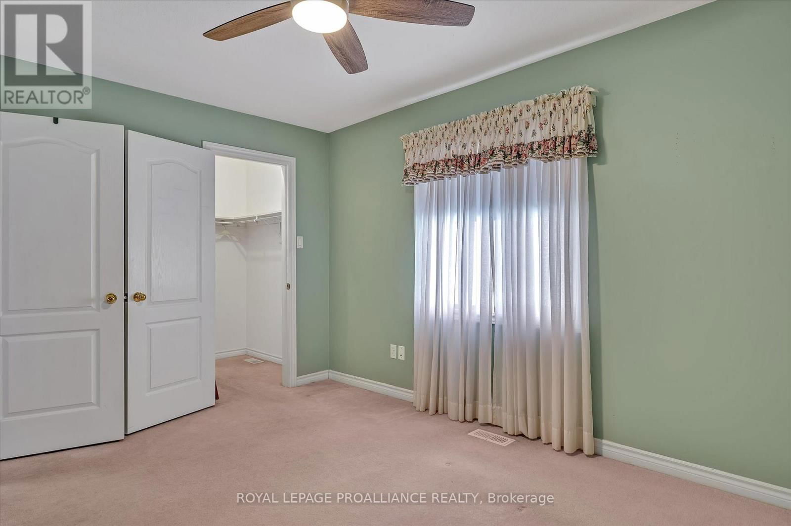 1002 BAKER STREET Image 19