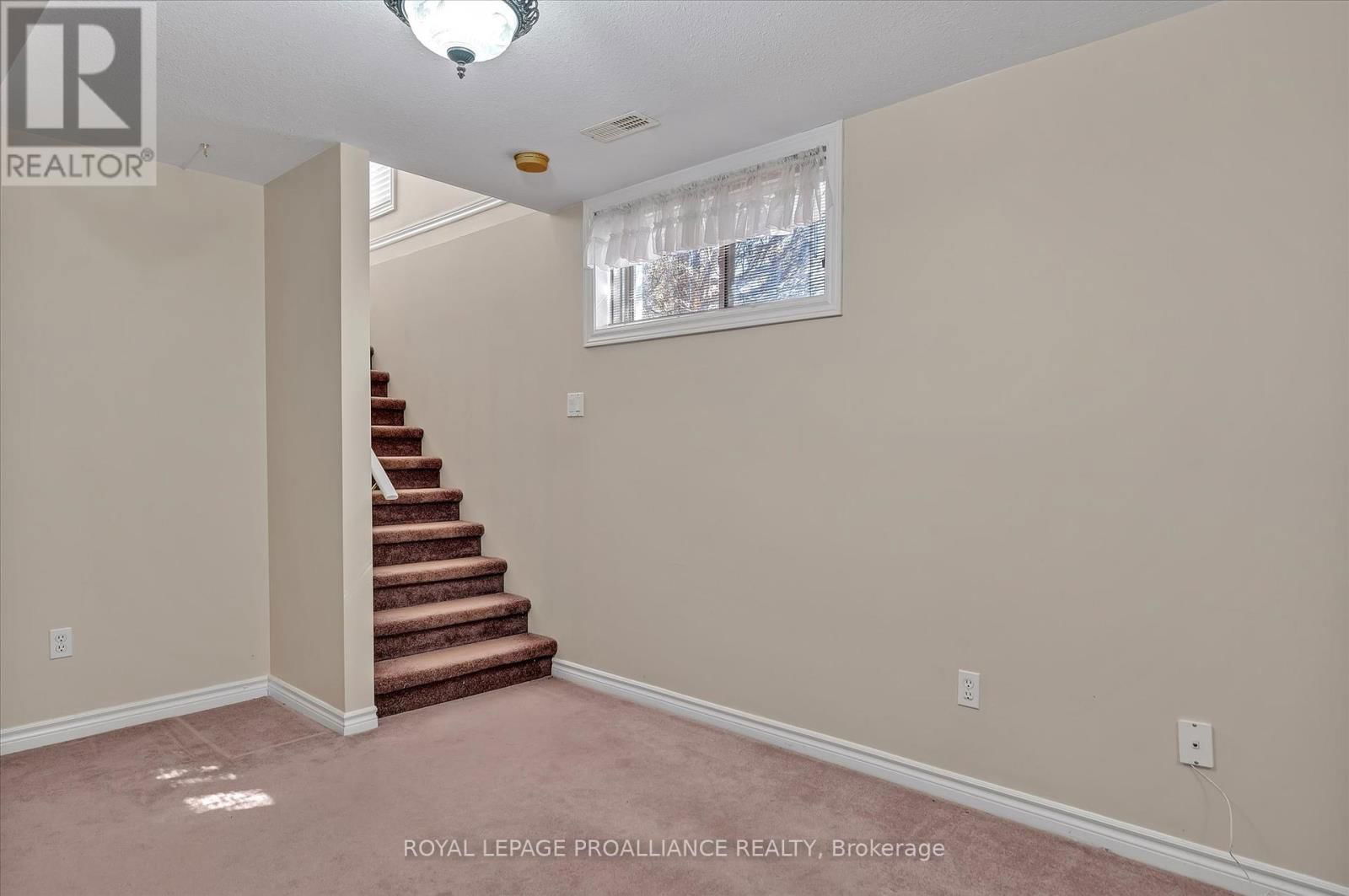 1002 BAKER STREET Image 22