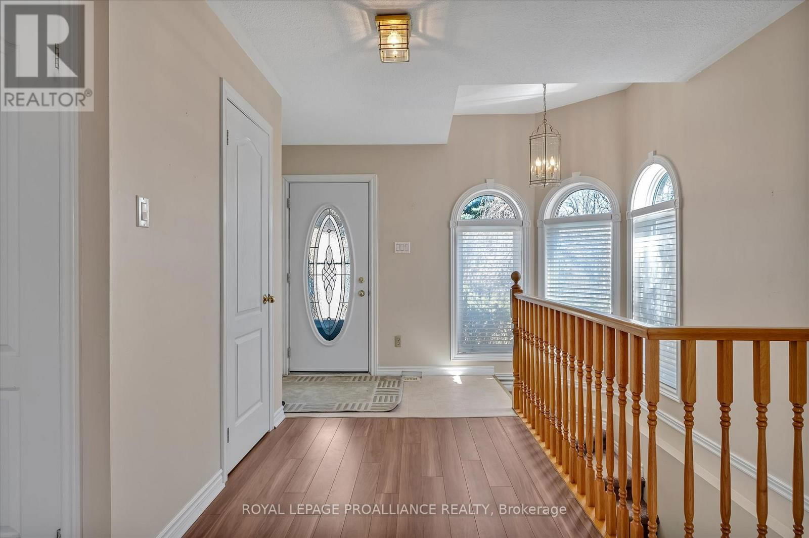 1002 BAKER STREET Image 6
