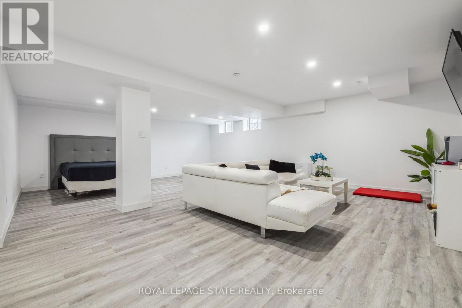 18 SOUTH COAST CIRCLE Image 25