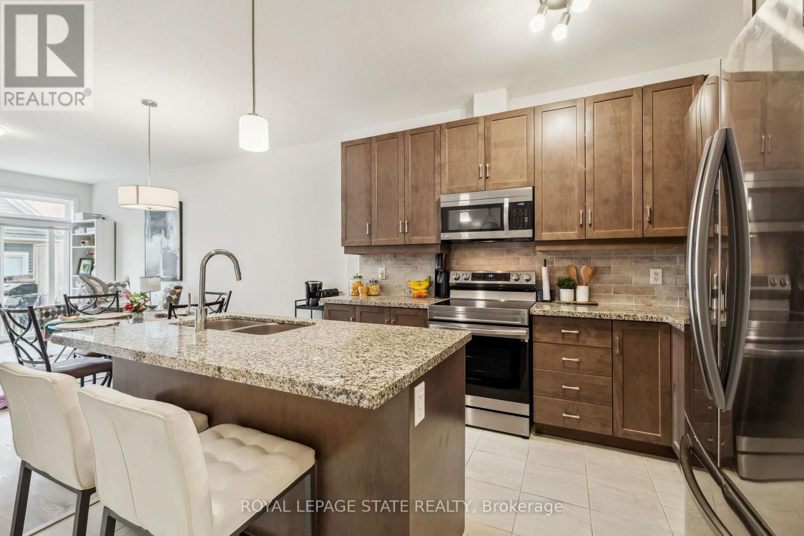 18 SOUTH COAST CIRCLE Image 3