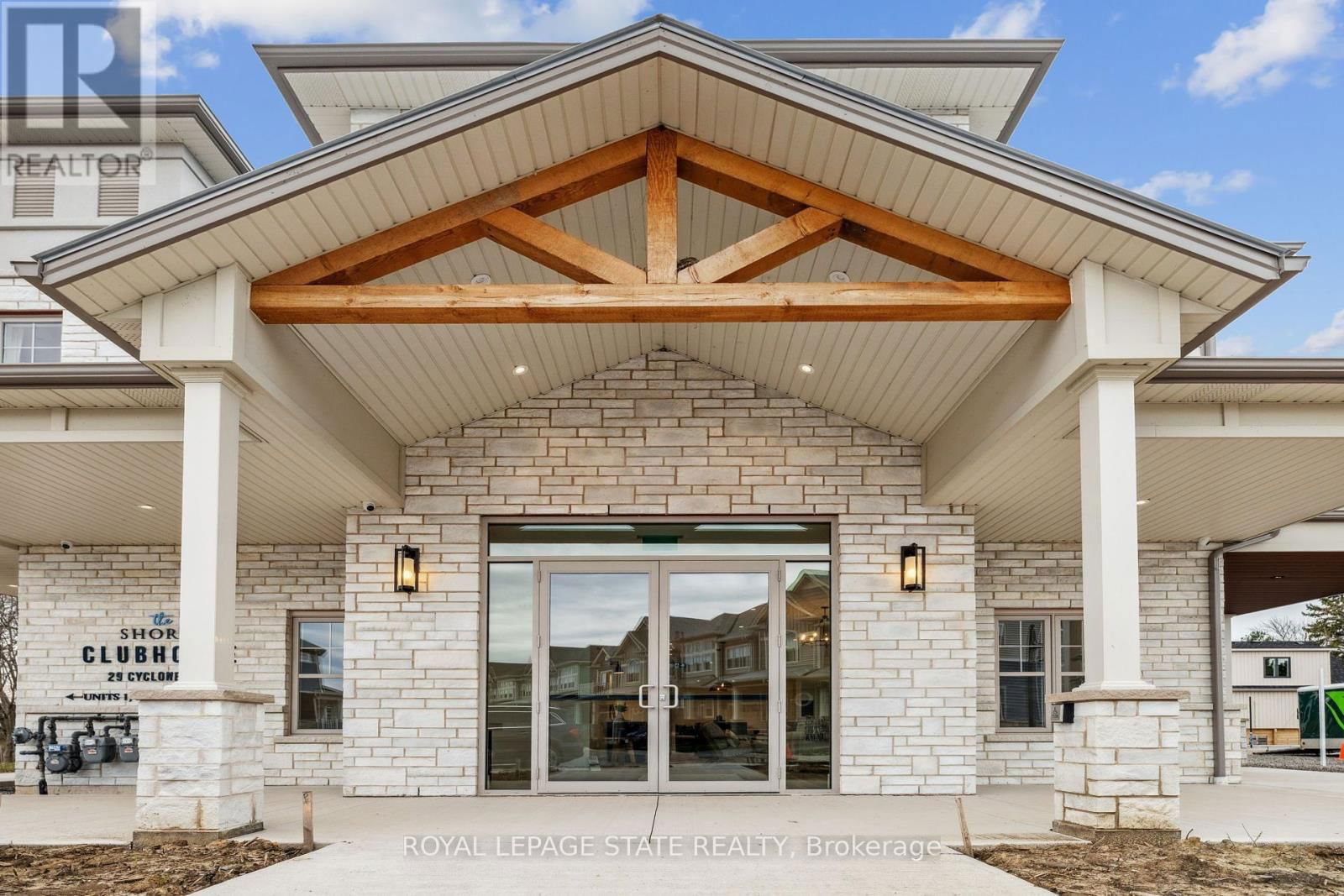 18 SOUTH COAST CIRCLE Image 32