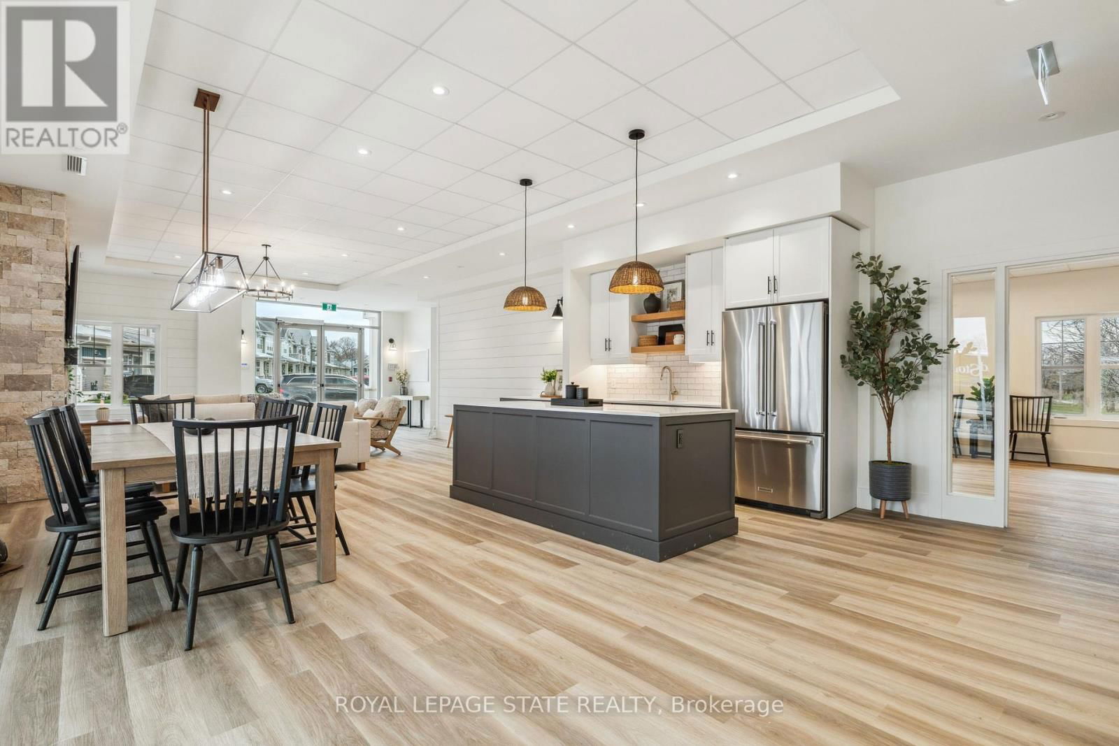 18 SOUTH COAST CIRCLE Image 37