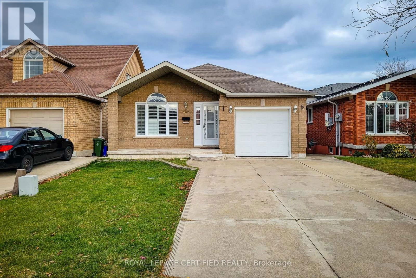 482 BERKINDALE DRIVE NORTH Image 1