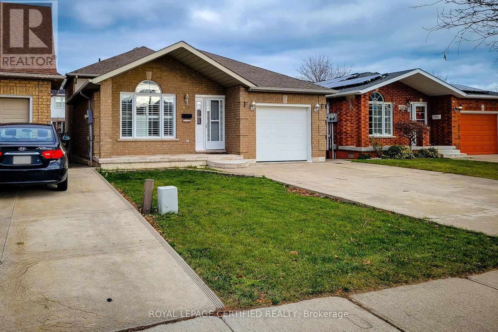 482 BERKINDALE DRIVE NORTH Image 2