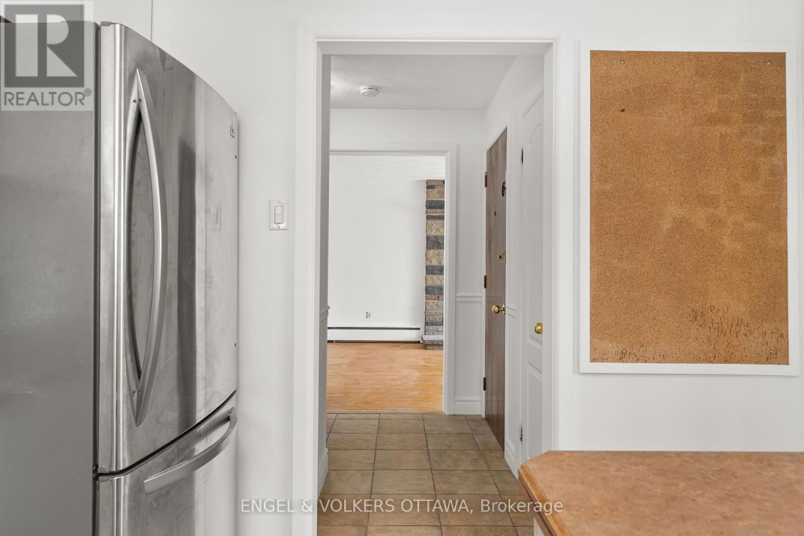 263 MICHEL CIRCLE Image 10