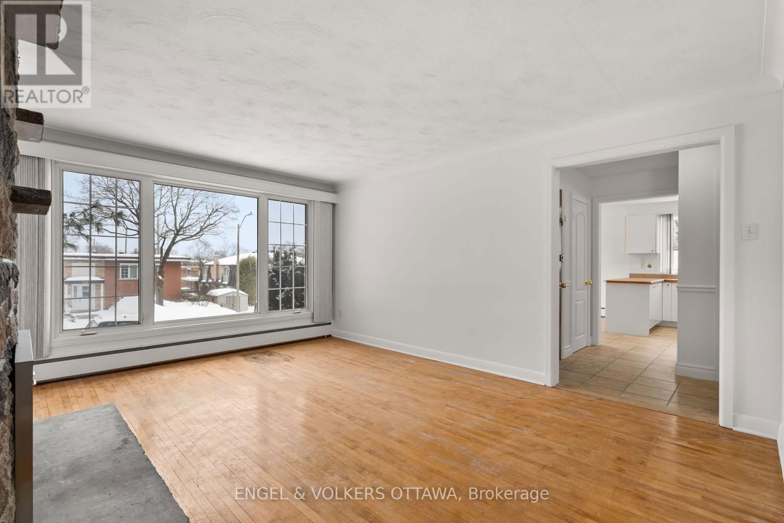 263 MICHEL CIRCLE Image 12