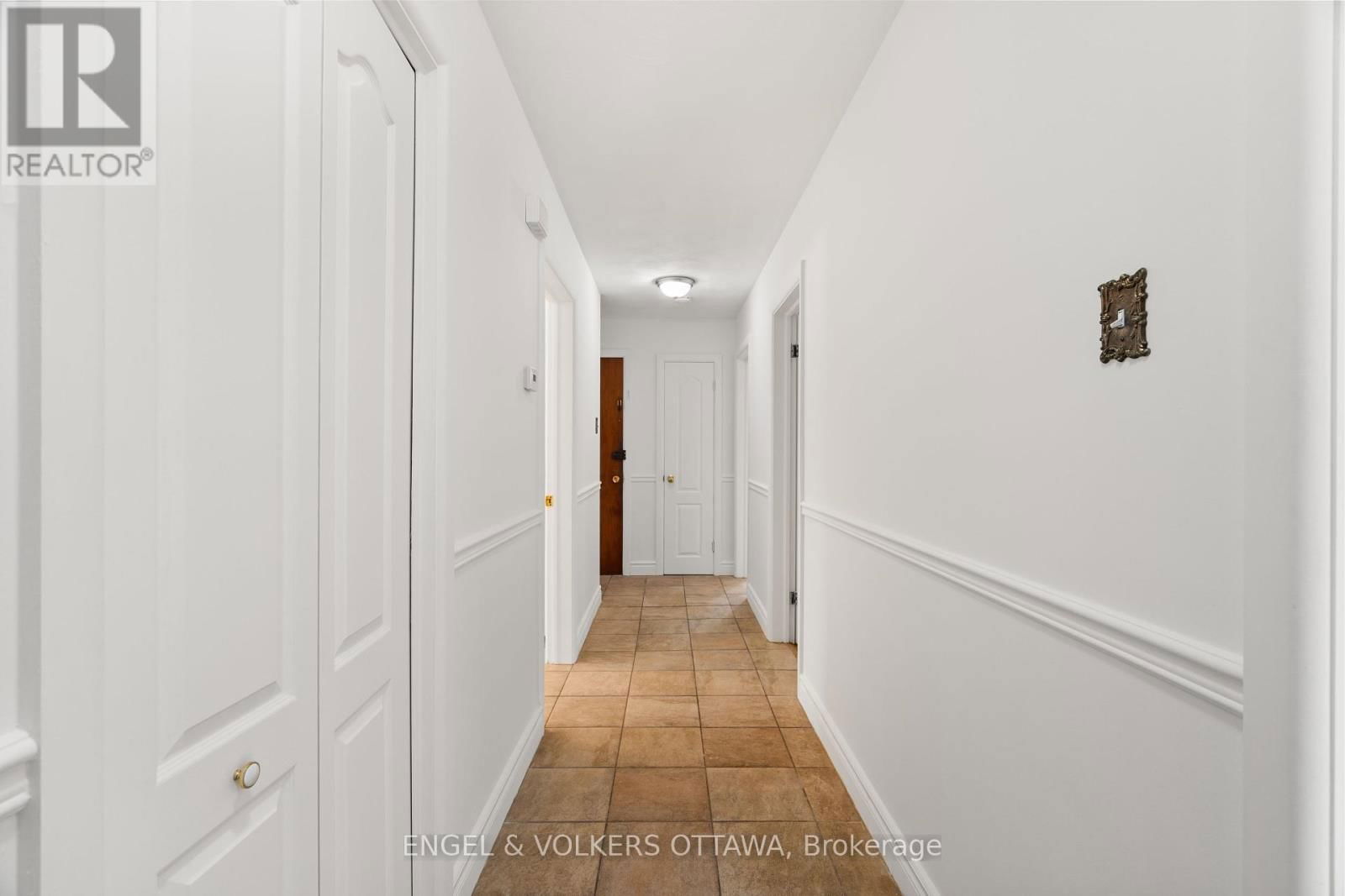 263 MICHEL CIRCLE Image 13