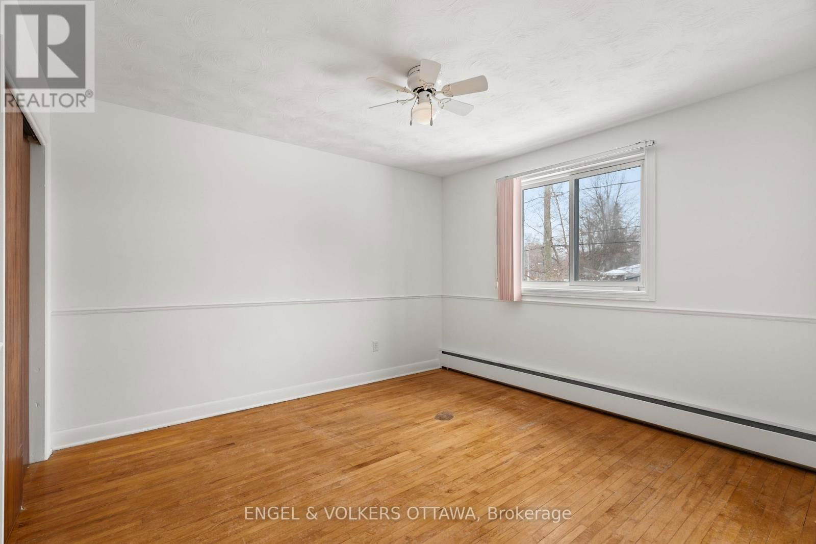 263 MICHEL CIRCLE Image 15