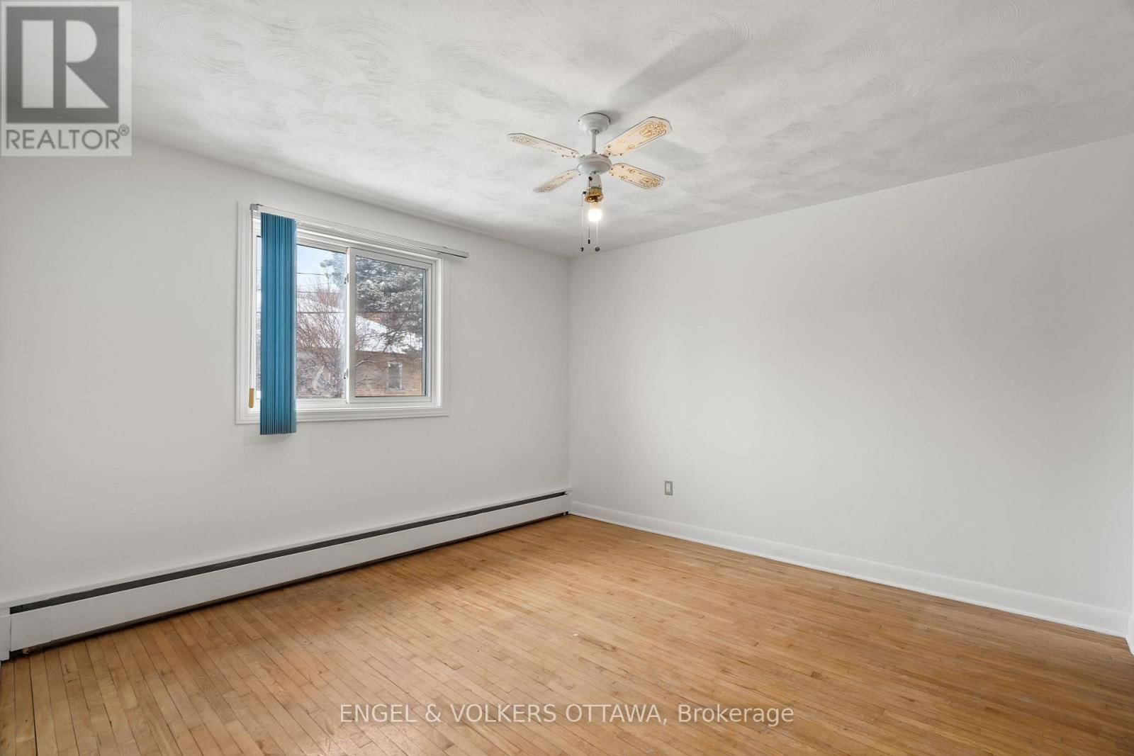 263 MICHEL CIRCLE Image 17