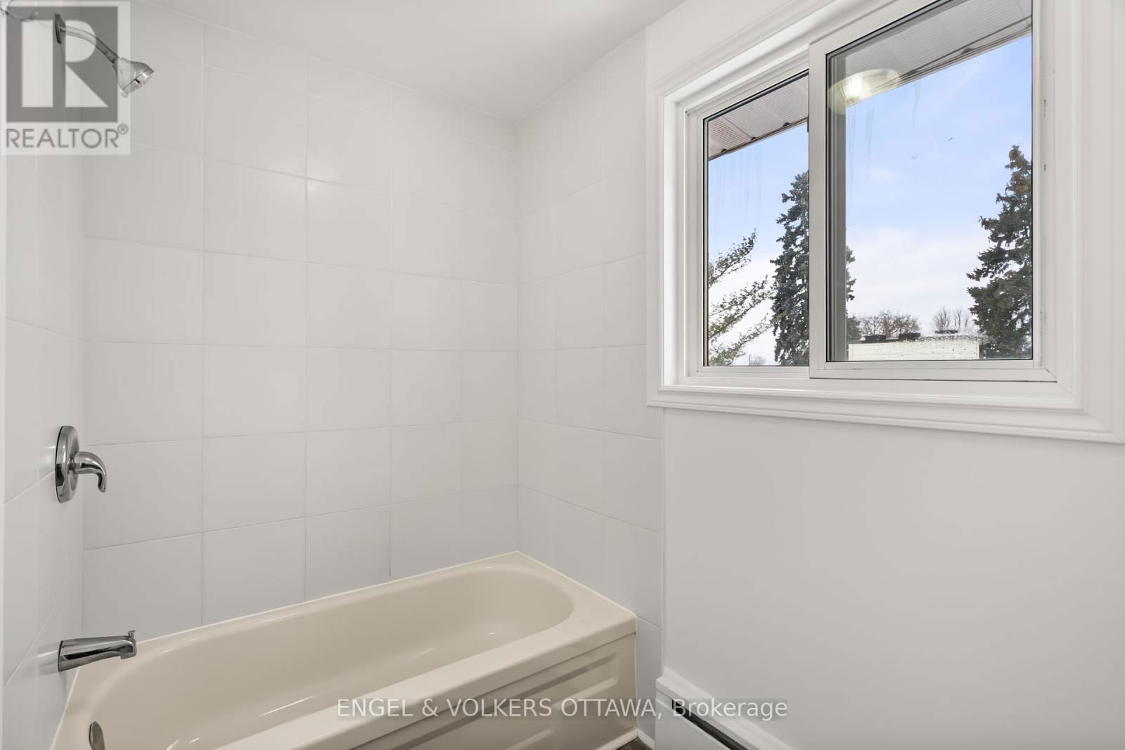 263 MICHEL CIRCLE Image 22