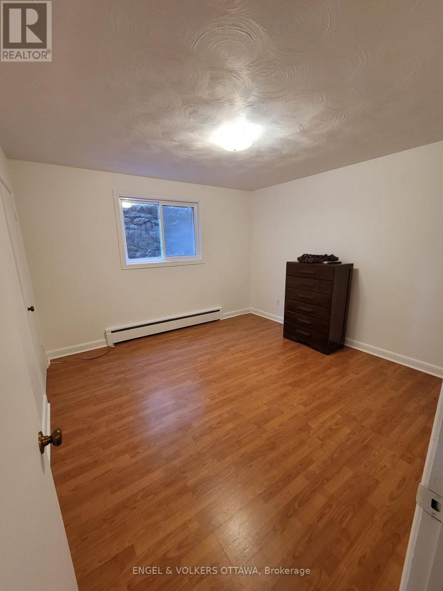 263 MICHEL CIRCLE Image 24