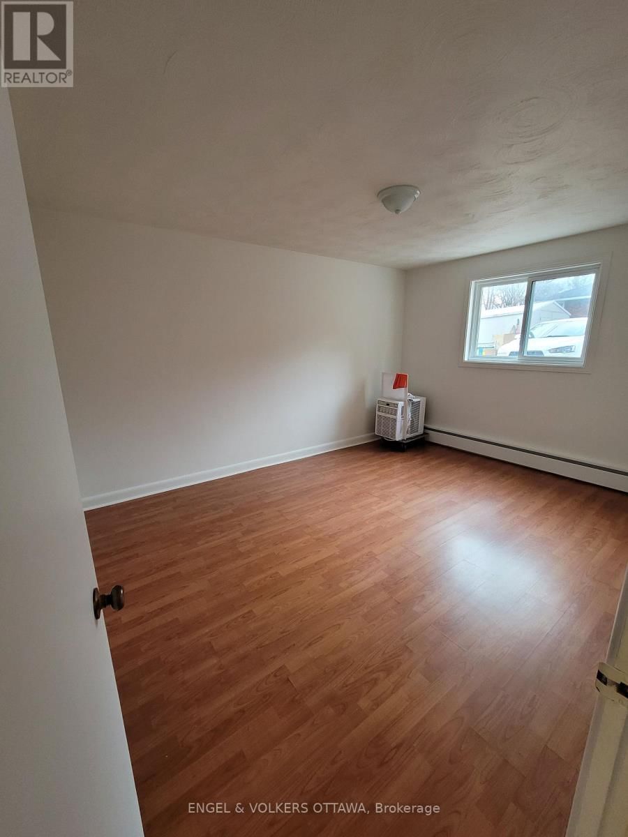 263 MICHEL CIRCLE Image 25