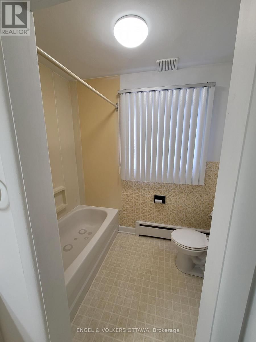 263 MICHEL CIRCLE Image 27