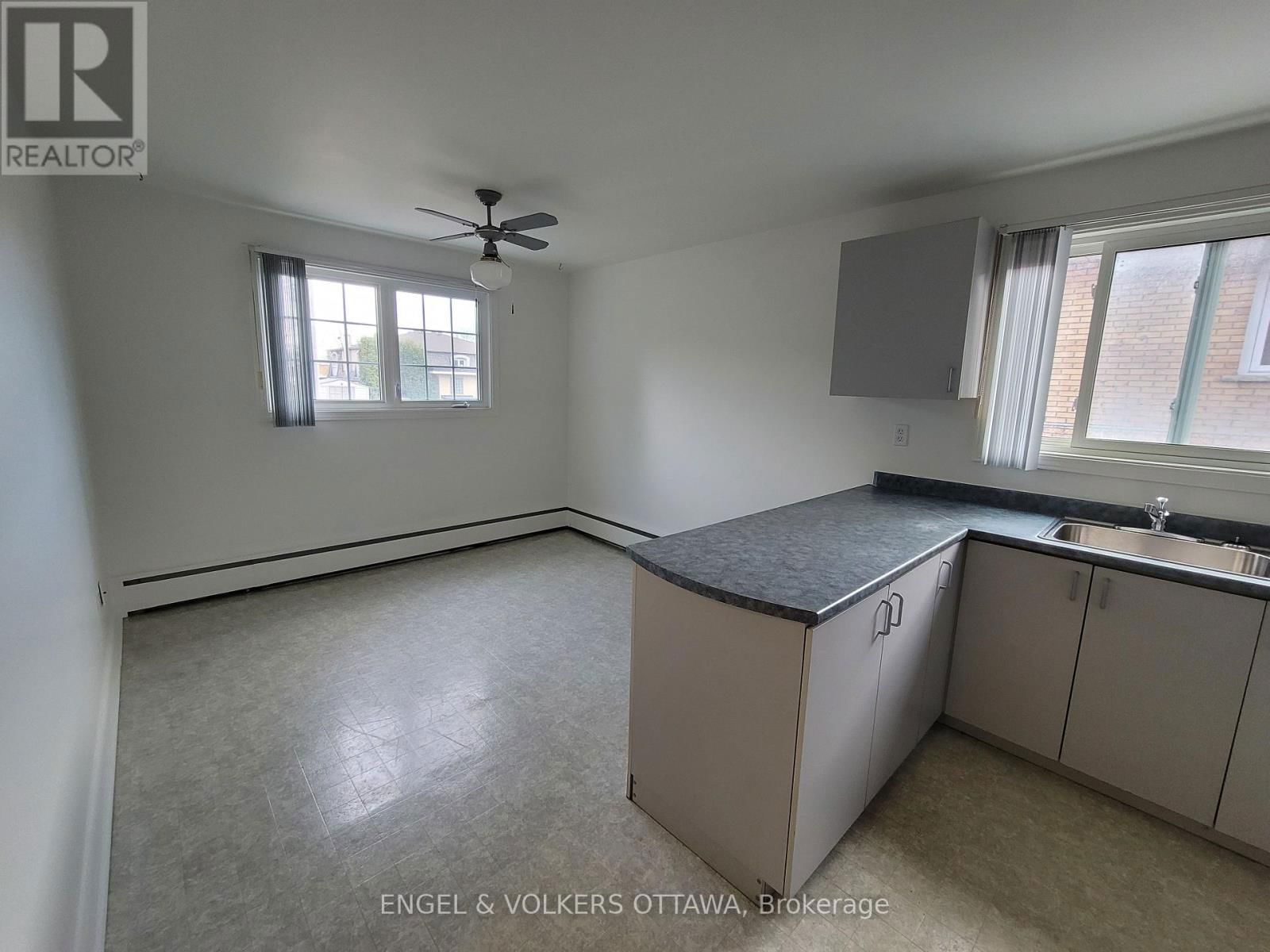 263 MICHEL CIRCLE Image 31
