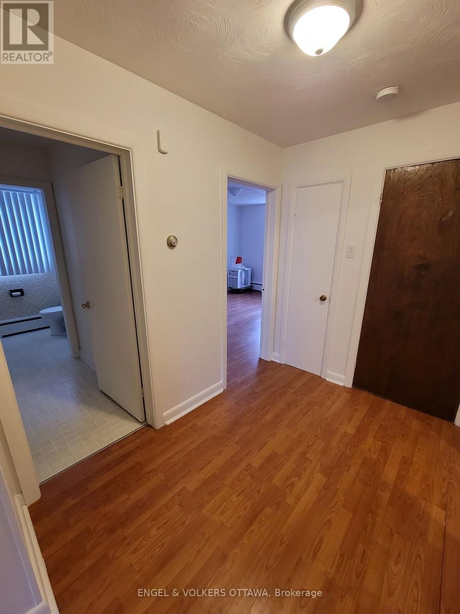 263 MICHEL CIRCLE Image 33