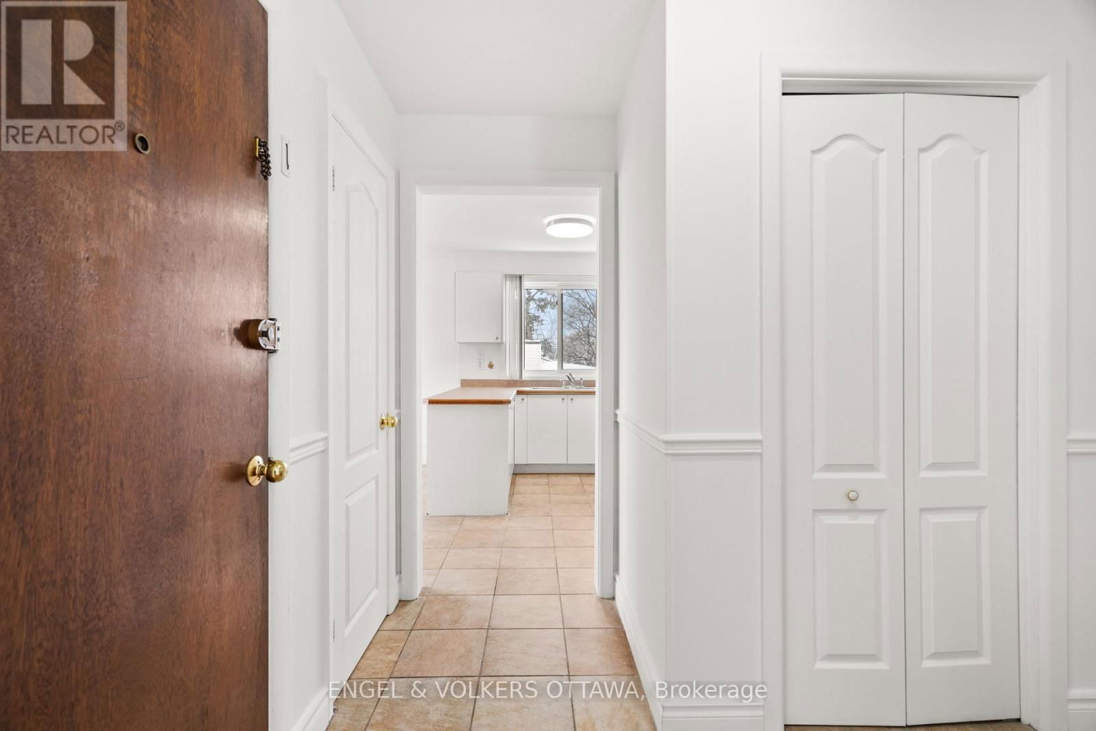 263 MICHEL CIRCLE Image 5