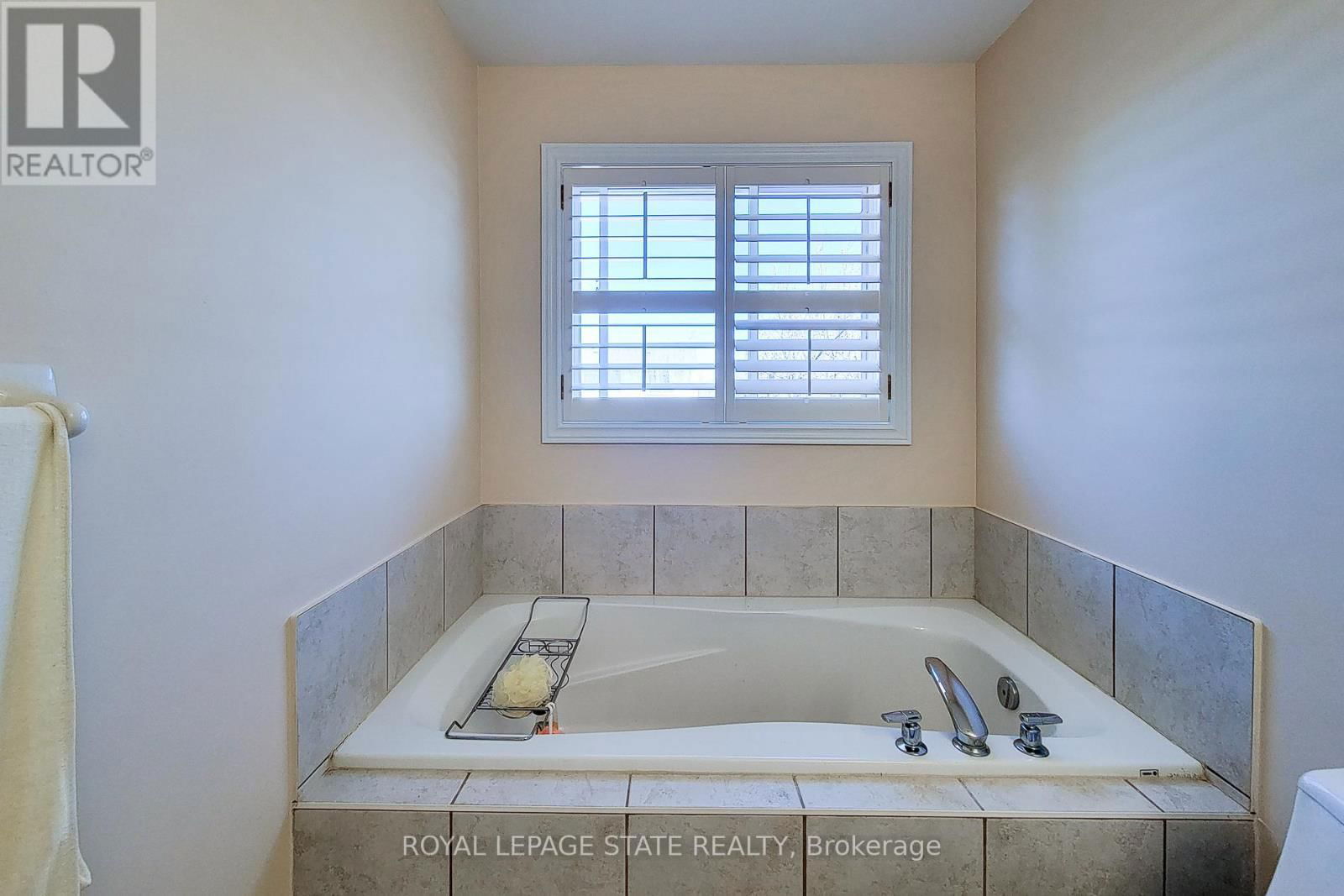 42 PEACHWOOD CRESCENT Image 29
