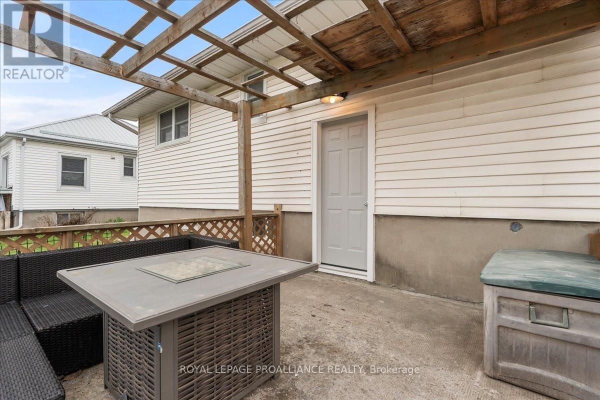 146 MACDONALD AVENUE Image 24
