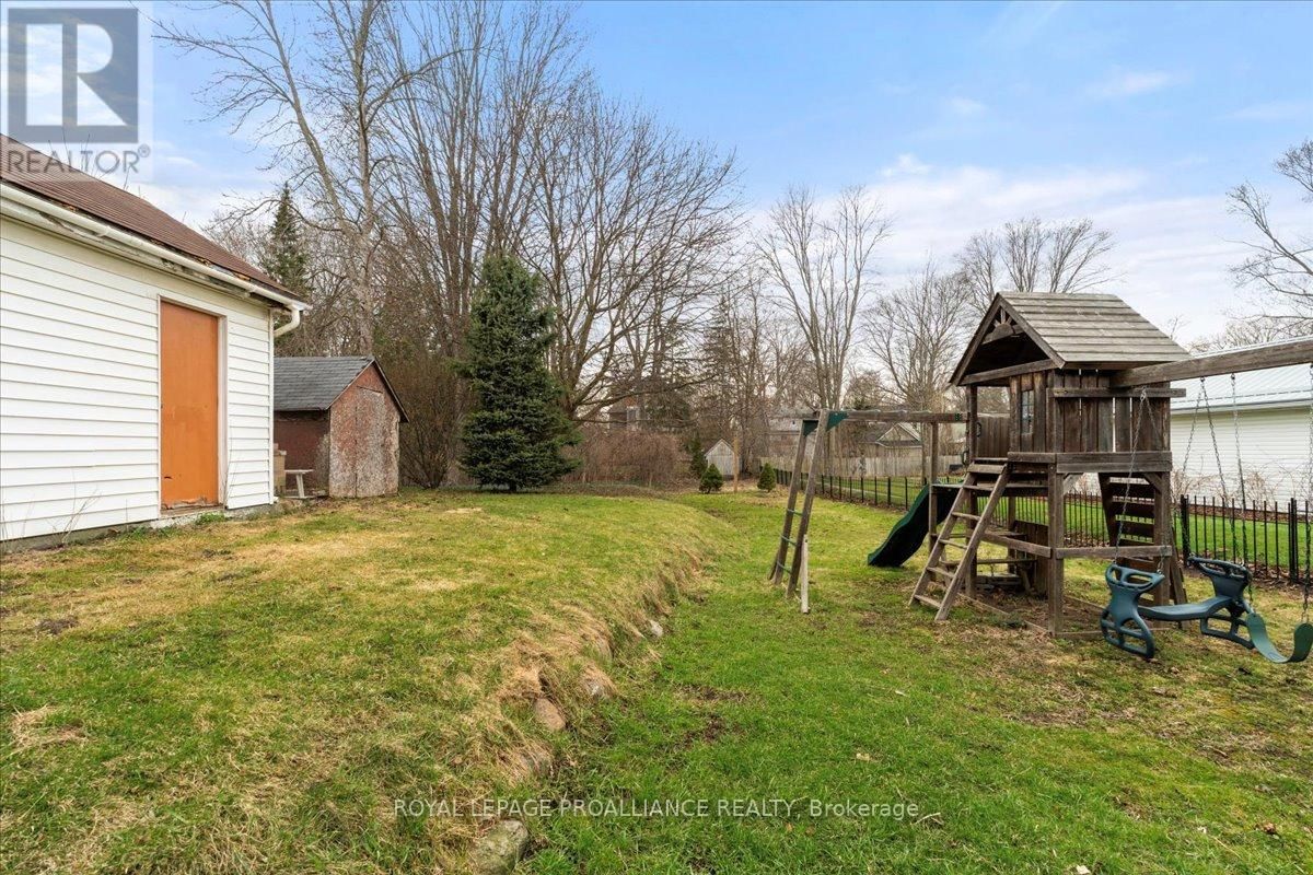 146 MACDONALD AVENUE Image 25