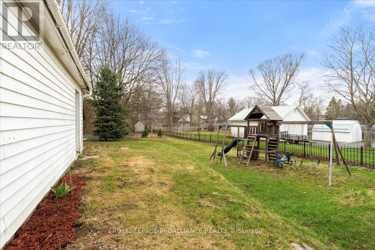 146 MACDONALD AVENUE Image 26