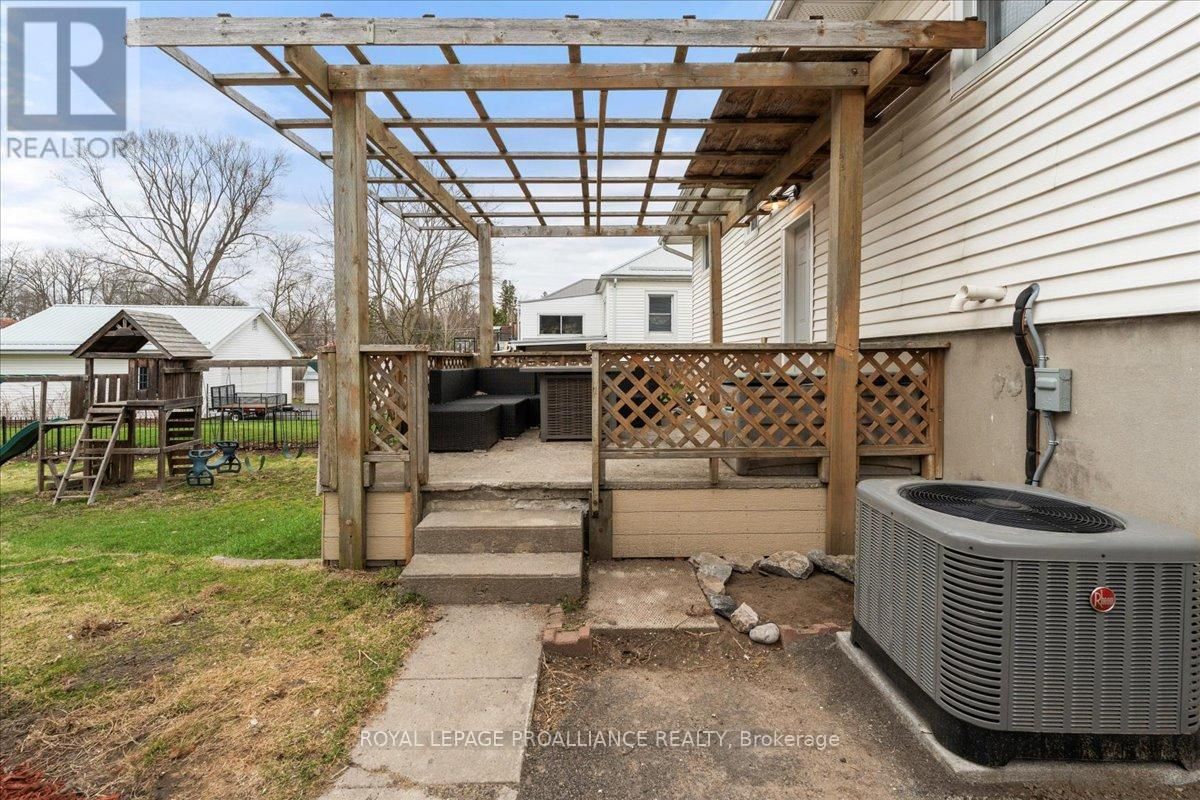 146 MACDONALD AVENUE Image 28