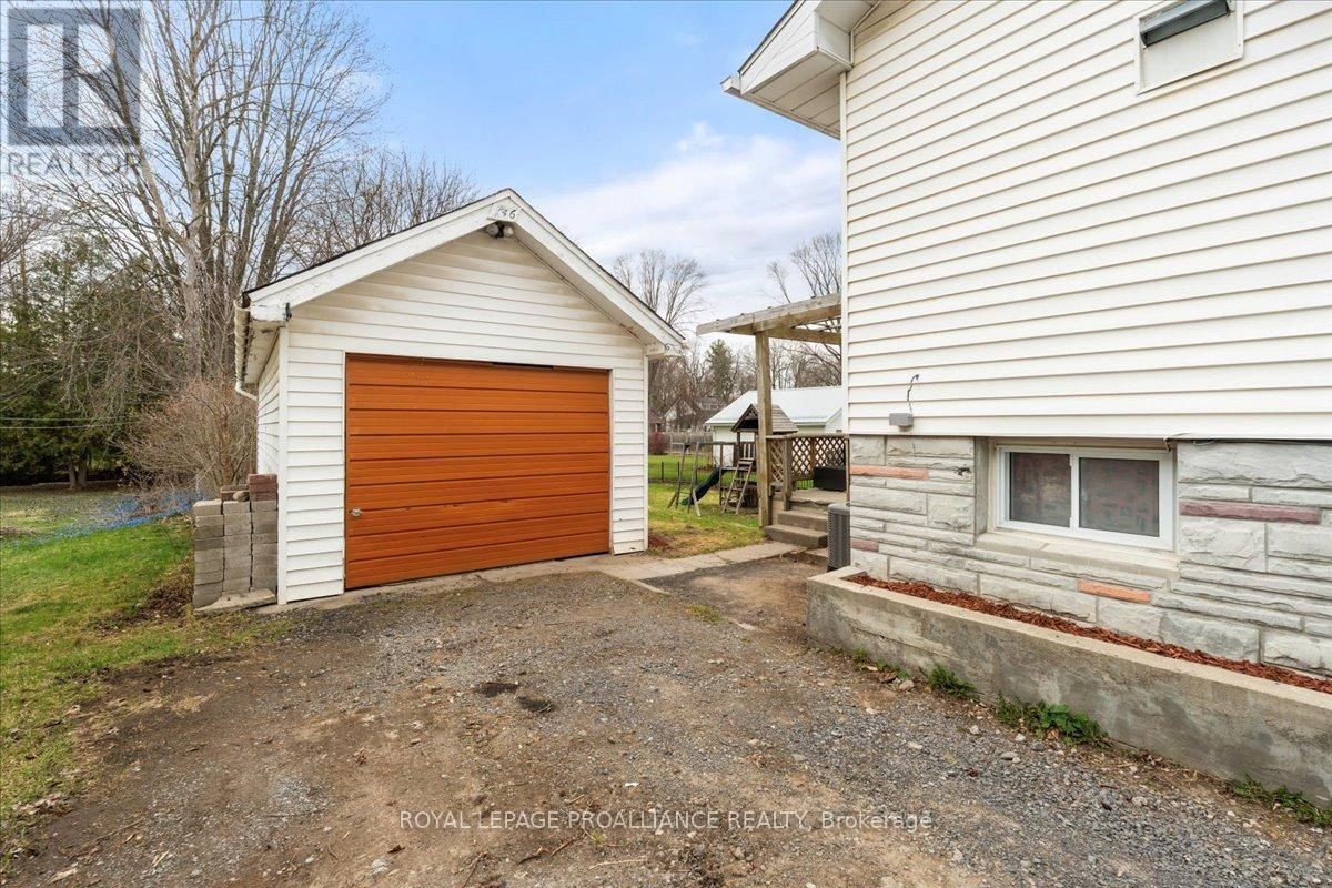 146 MACDONALD AVENUE Image 29