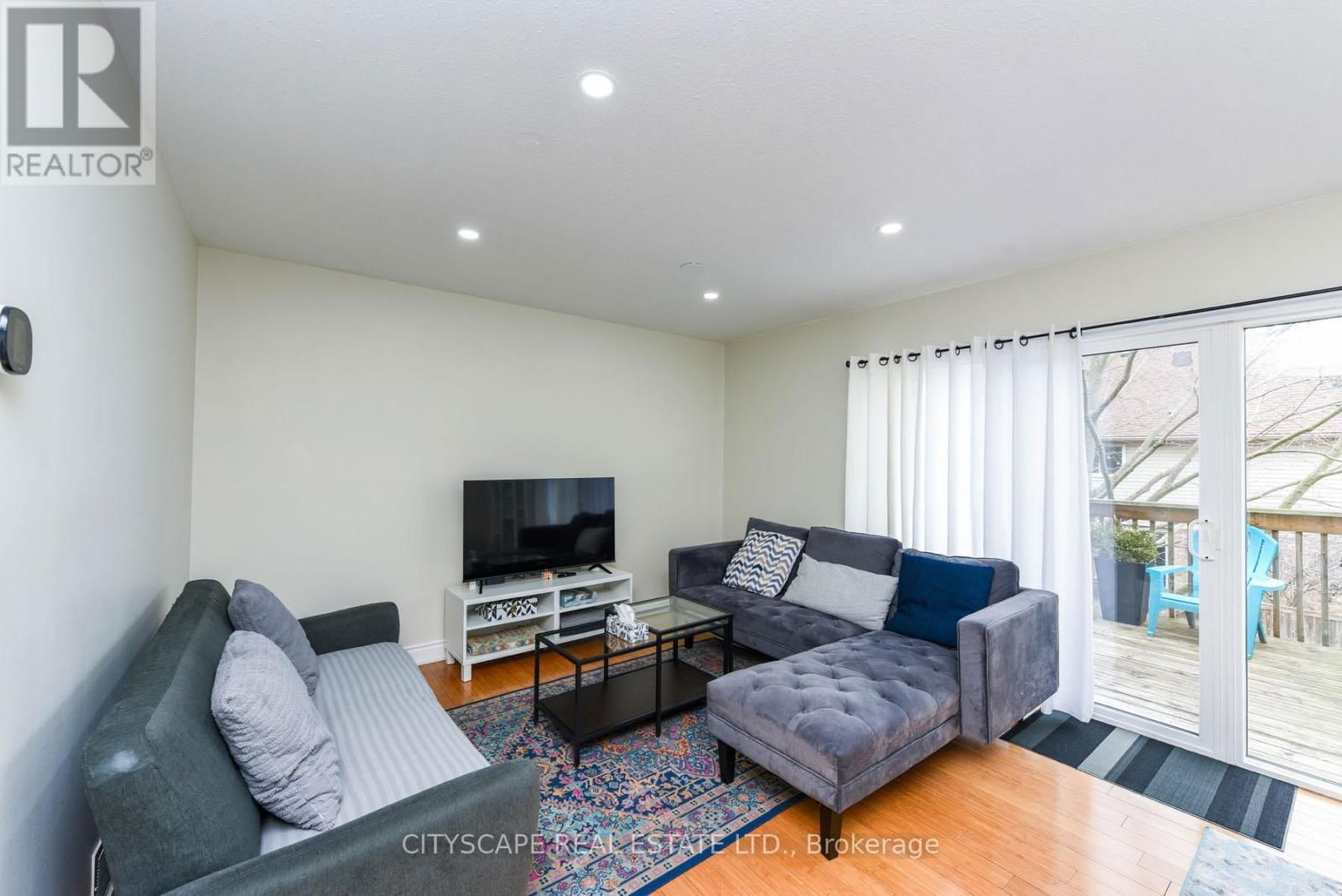 35 - 31 SCHRODER CRESCENT Image 11