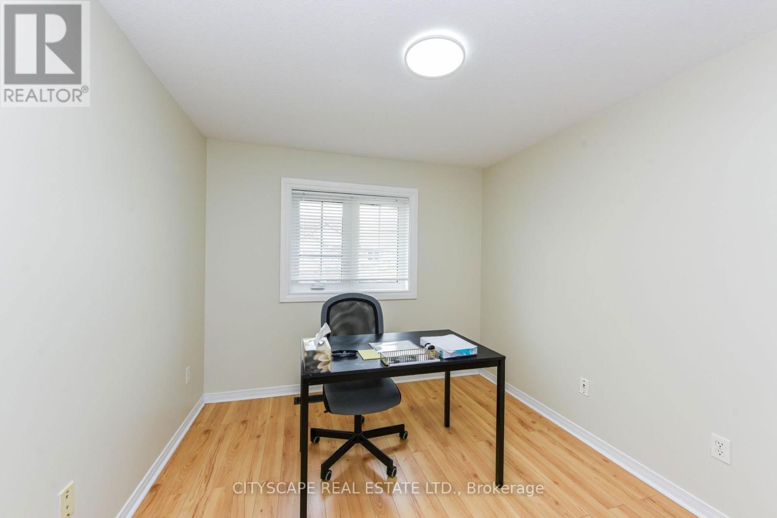 35 - 31 SCHRODER CRESCENT Image 17