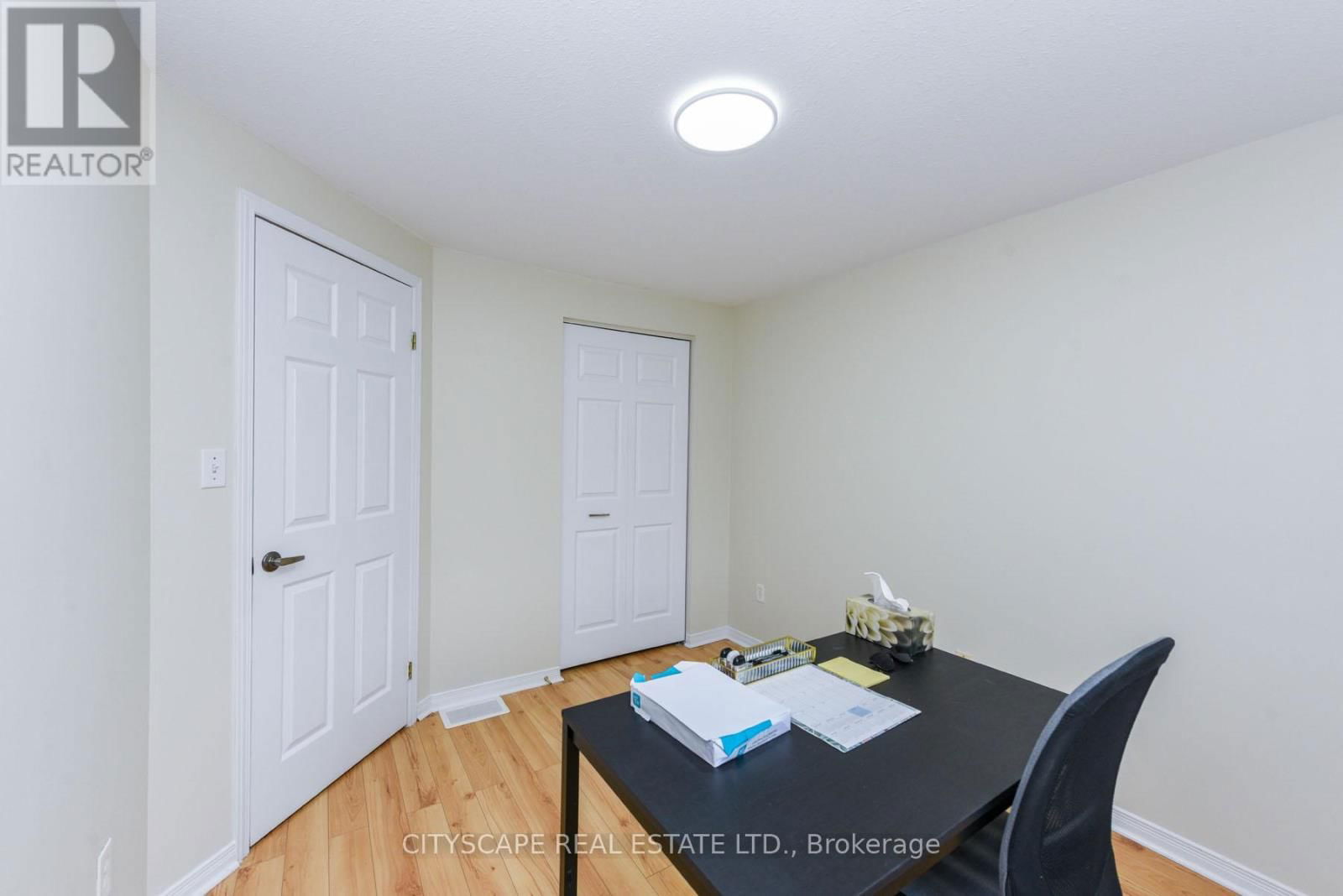 35 - 31 SCHRODER CRESCENT Image 18