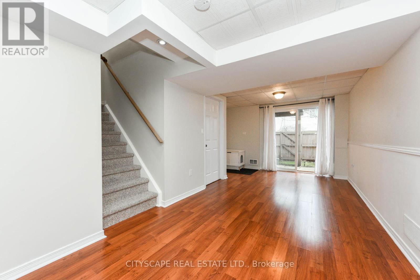 35 - 31 SCHRODER CRESCENT Image 29